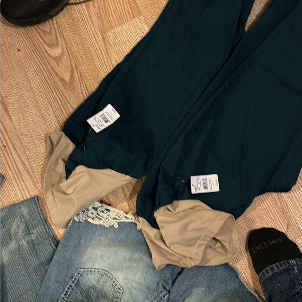 Women’s short size 28 all jeans super short and mom, slacks, large size green